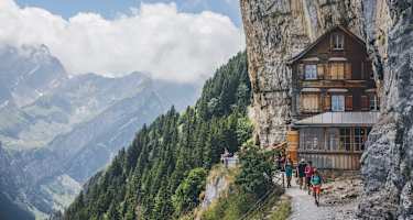 Das Aescher Wildkirchli ist eine der beliebtesten Destinationen in den Alpen.