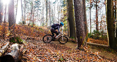 Anleger und Hindernisse soweit das Auge reicht.