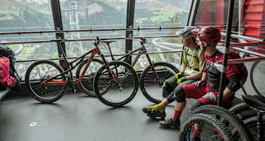 Mit den Bergbahnen geht es aufwärts.