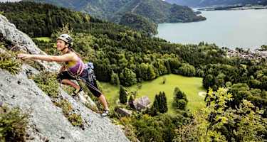 Klettern am Plombergstein mit Aussicht auf den Wolfgangsee