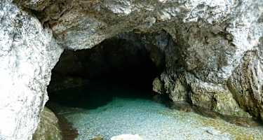 Das Birnbachloch am Fuße des Birnhorns ist Naturdenkmal.