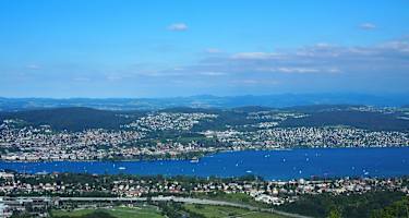 Blick auf den Zürichsee und Zürich