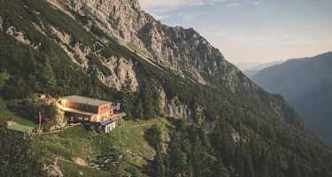 Das Buchsteinhaus an der Südseite des Buchsteinstockes