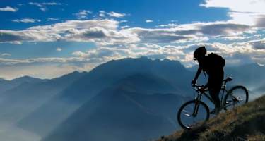 Die Tour lässt traumhafte Blicke auf Lago Maggiore zu.