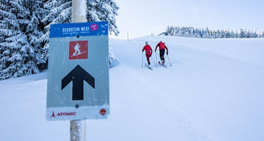 Beschilderte Pistenskitour in der Region Dachstein West
