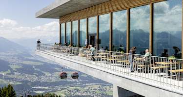 Bergrestaurant "Das Kofel" und Bergstation der Patscherkofel-Seilbahn