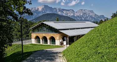 Ausgangspunkt ist die Haltestelle Dokumentation Obersalzberg