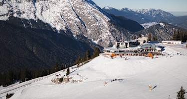 Seefeld Blick zur Mittelstation und zum Wettersteingebirge.