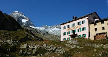 Das Berggasthaus Trift ist das Ziel der ersten Etappe des Matterhorn Trek.