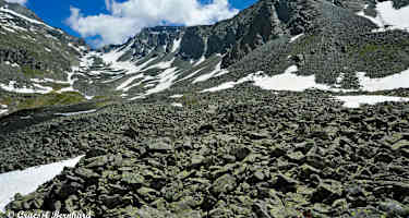 Eines der spektakulärsten Phänomene dieses Permafrostes sind die Blockgletscher in den Hochlagen.