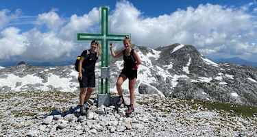 Das gläserne Kreuz auf der Schartwand