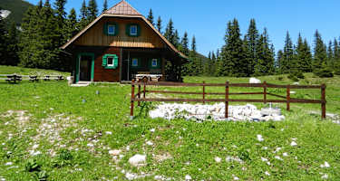 Die traditionsreiche Gloggnitzerhütte auf der Raxalpe