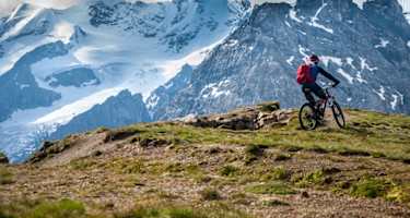 Da würde man am liebsten rüber springen. Die Ortlergruppe zeigt sich von ihrer schönsten Seite.