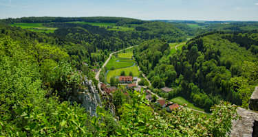 Blick von der Ruine Hohengundelfingen auf das Tal der Gr. Lauter