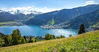 Blick auf den Zeller See mit dem Kitzsteinhorn im Hintergrund