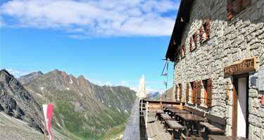 Hochfeilerhütte in der Sonne