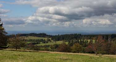 Schöne Ausblicke genießt man immer wieder auf dieser Wanderung