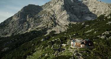 Hesshütte bei Nacht