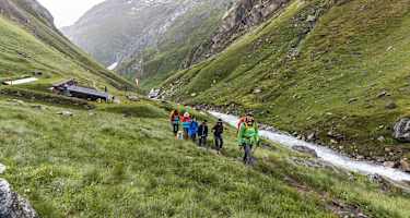 Aufbruch von der Clarahütte für die letzte Etappe des Iseltrails.