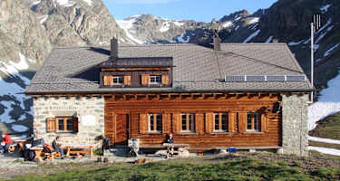 Die urige Jenatsch Hütte