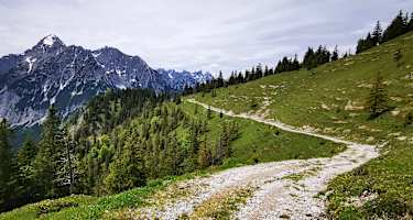 Abstieg von der Tölzer Hütte