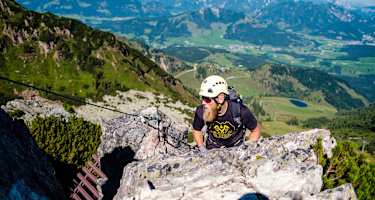 Perfektes Panorama inklusive - am Klettersteig Henne