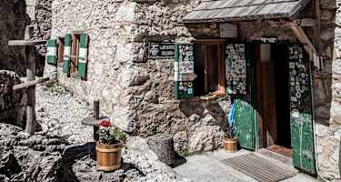 Die Langkofelgruppe hinter der Langkofelhütte