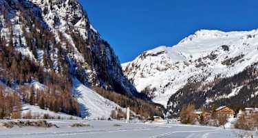 Langlaufen vor dem Matreier Tauernhaus