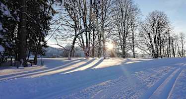 Auf der Sonnenloipe geht es einmal rund um den Ort Ramsau