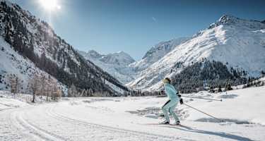 Die Talloipe entlang der Pitze besticht durch ihre landschaftliche Schönheit.