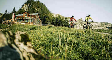 Die Bayreuther Huette im Rofan ist auch mit dem Bike zu erreichen.