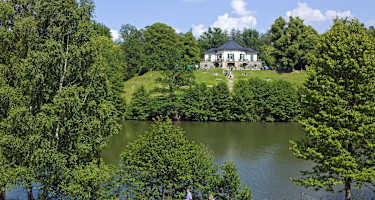 Bärensee und Bärenseeschlössele im Glemswald