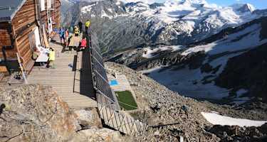 Der beeindruckende Ausblick von der Mischabelhütte.