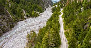 Entlang der imposanten Clemgia taleinwärts
