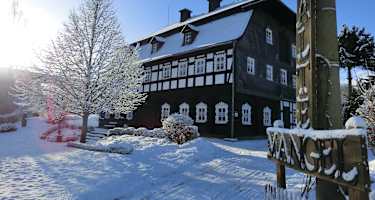 Die Alte Mangel in Ebersbach ist eines der zahlreichen Umgebindehäuser auf dem Oberlausitzer Bergweg.