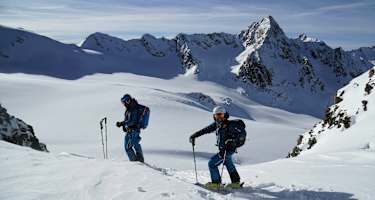 Unter dem Daunjoch wartet eine perfekte Abfahrt im Powder