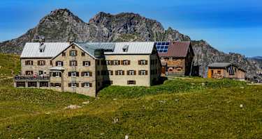 Die Rappenseehütte liegt in den Allgäuer Alpen