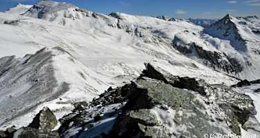 Rechts die Spitze des Stellkopfes (2852m). Links unten unsere Aufstiegsroute.