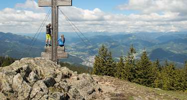 Am Gipfel des Rennfeld.