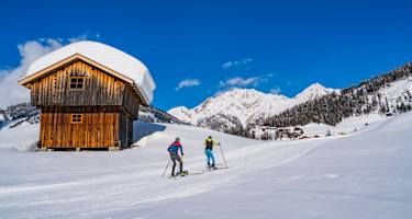 Die Sonnenloipe führt über die sonnigen Felder bei St. Lorenzen im Lesachtal
