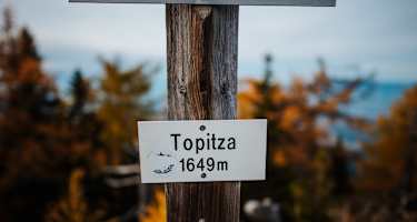 Höhenangabe am Gipfelkreuz der Topitza