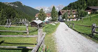 Ausgangspunkt, das schöne Bergdorf S-charl