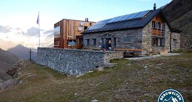 Die Täsch Hütte auf 2.701 m.