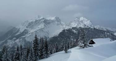 Ennstalerhütte mit Ausblick auf Kleinen und Großen Buchstein