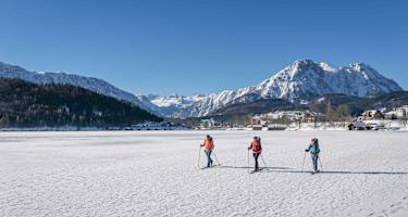 Wenn die Bedingungen es zulassen, kann man über den zugefrorenen Altausseersee gehen.