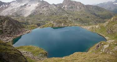 Der an der Strecke liegende Große Timmler Schwarzsee (2.514 m) zählt zu den schönsten Bergseen der Stubaier Alpen.