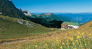 Die schön gelegene Schlüterhütte.