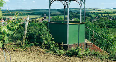 Aussichtspavillon am Rückweg vom Friedenskreuz nach Ladendorf.