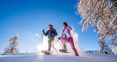 Schneeschuhwandern kann richtig viel Spaß machen.