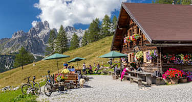 Die Wallenhütte auf der Sulzenalm